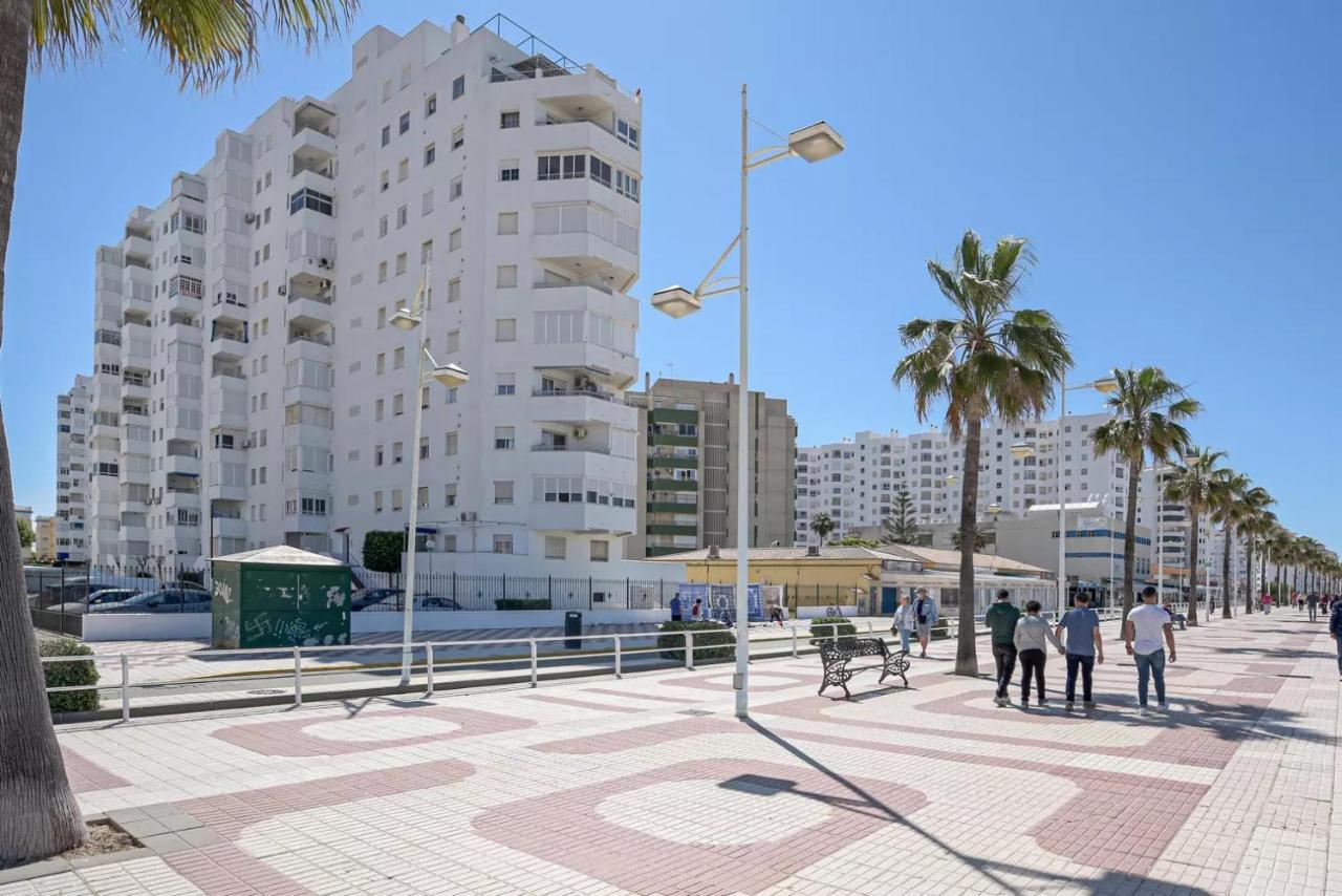 Valdelagrana: primera línea de playa. El Puerto de Santa María Exterior foto